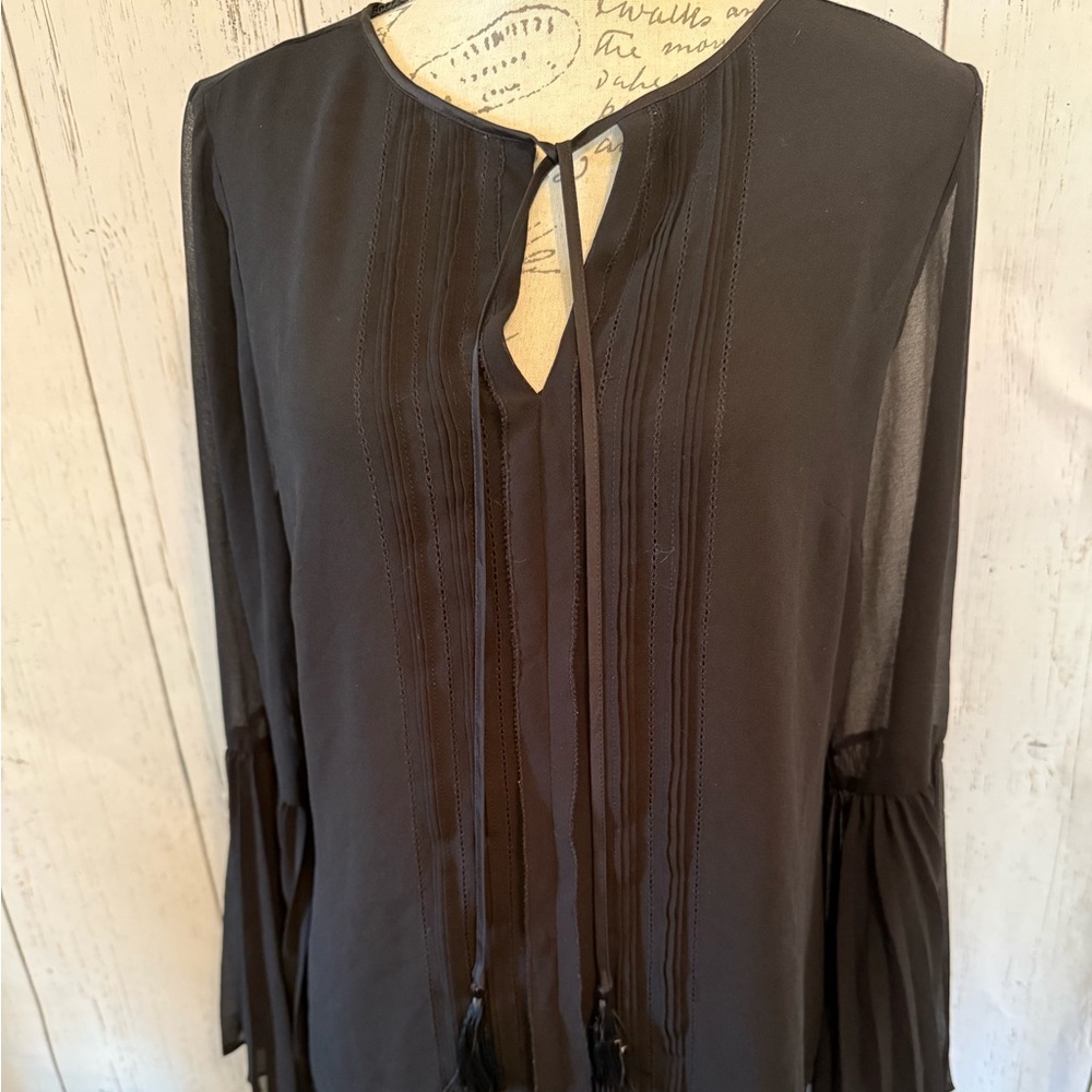 White House black market blouse